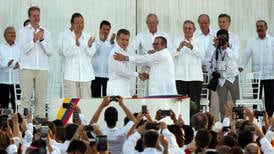 Corte de Colombia ordena avanzar en implementación de paz