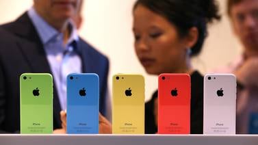 Con nuevo  iPhone barato Apple espera resistir en juego que empresa reinventó  