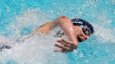 ¿Nadadora transgénero realmente compite con ventaja sobre las demás atletas?