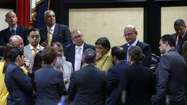 Congreso evade reforma para castigar a los diputados