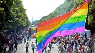 Alemania autoriza por primera vez adopción de un niño a pareja de homosexuales