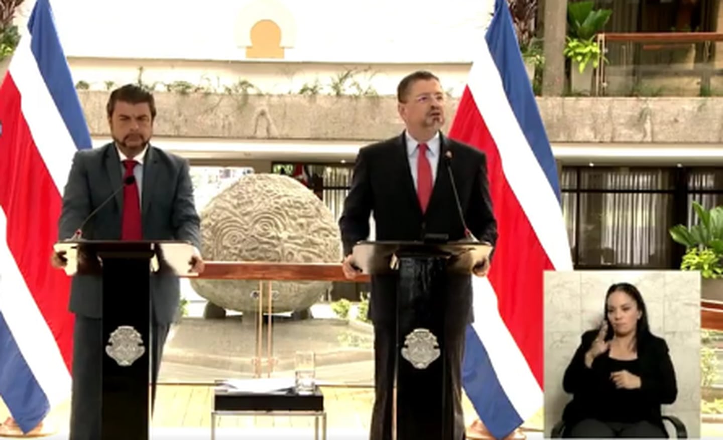 Presidente Rodrigo Chaves y ministro de Seguridad Mario Zamora hablan sobre las visas a hondureños.