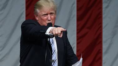 Donald Trump arremete de lleno contra la 'prensa deshonesta'