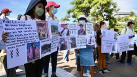 Familiares pregonan inocencia de personas detenidas en operativos contra pandilleros en El Salvador