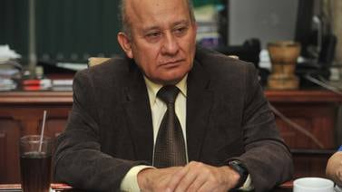 Exgerente de CCSS Manuel Ugarte se salva de despido