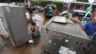 Limonenses donaron tiempo para reparar refrigeradoras dañadas por huracán