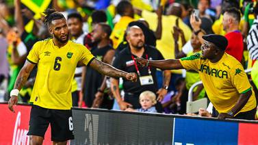 Jamaica vence a Guadalupe y clasifica a cuartos de Copa Oro
