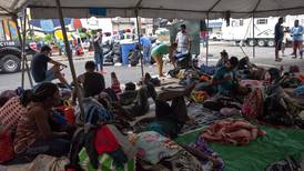 Migrantes haitianos buscan conseguir trabajo para mantenerse en México