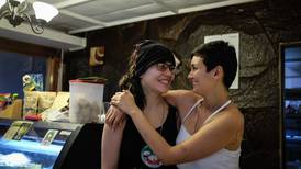 Error del Registro Civil permitió matrimonio entre dos mujeres en Costa Rica