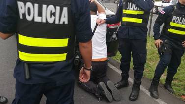 Policía arresta luego de persecución de seis km a tres sujetos que asaltaron supermercado en Heredia 
