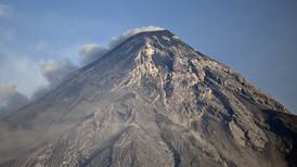 Cerca de 1.200 personas regresaron a sus viviendas tras erupción de volcán en Guatemala