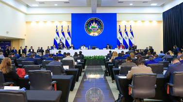 Cristosal denuncia de ‘inconstitucional’ reforma en Constitución salvadoreña