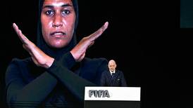 FIFA propone una X con las manos para denunciar comportamientos racistas