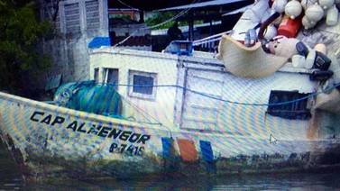 Fragata de Estados Unidos interceptó barco tico con 24 pacas de cocaína
