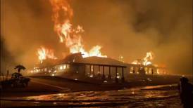 (Video) Incendio en bodega se expande y ahora ocupa 18.000 metros cuadrados