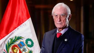Canciller de Perú renuncia y se convierte en primera baja del gabinete de Pedro Castillo