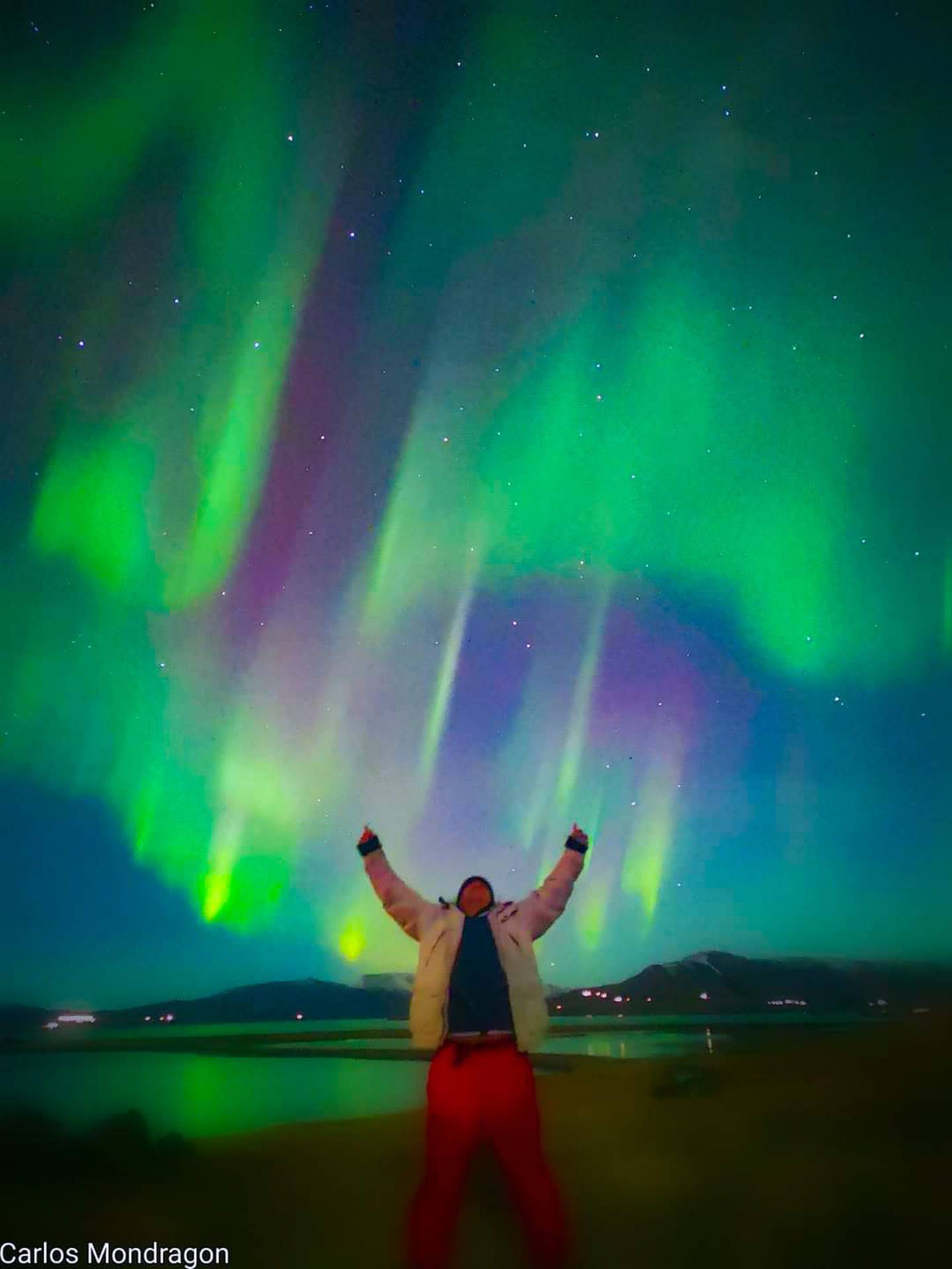 Carlos Mondragón, cazador de auroras costarricense en Islandia. Foto: Cortesía