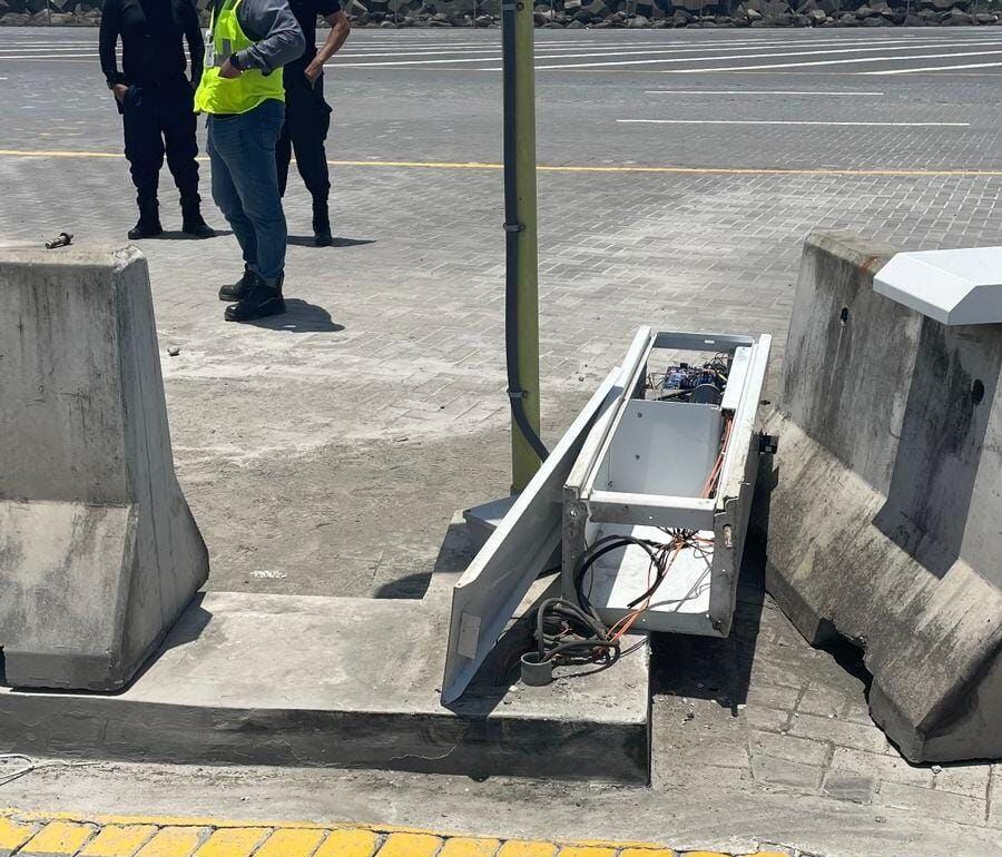 El 20 de abril en APM Terminals, un camión chocó y dejó temporalmente sin operar uno de los escáneres de Moín, el responsable quedó libre. Foto: MSP

