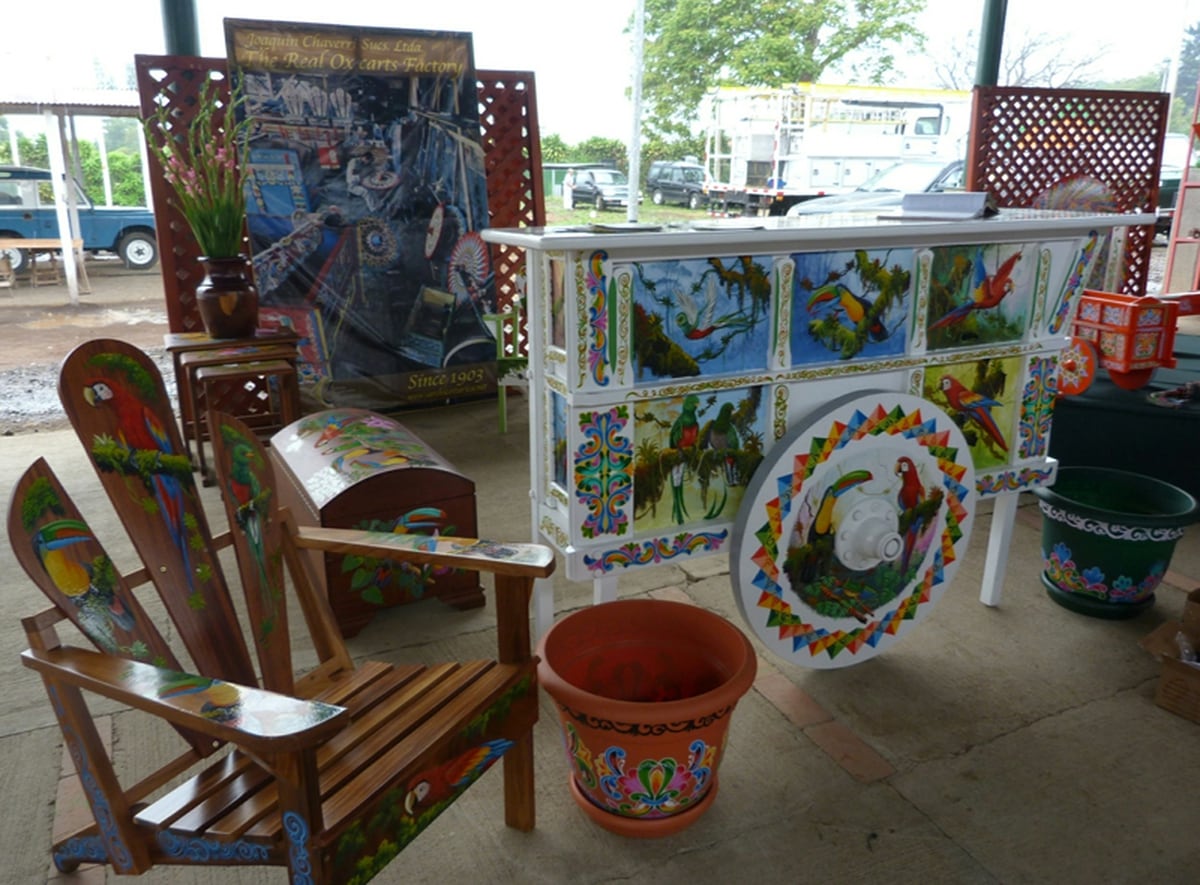 Sarchí muestra sus mejores artesanías y muebles La Nación