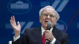 Warren Buffett evita hablar de política mundial en carta a  accionistas