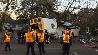 Choque de autobús escolar deja seis muertos en Tenesí, Estados Unidos
