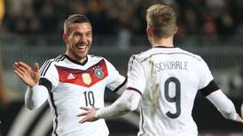 Alemania salvó un empate ante Australia en casa 