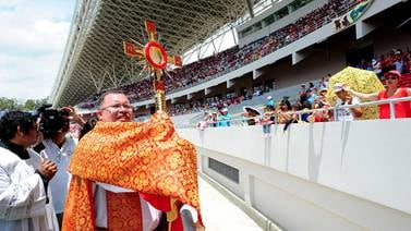 Pentecostés se celebra en el Estadio Nacional