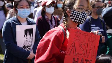 Miles de personas protestan en EE.UU. contra el racismo hacia los asiáticos