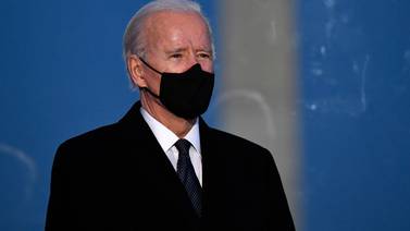 Pandemia, economía golpeada y división política y racial reciben a Biden en Washington