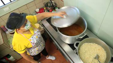 Maestros podrán concursar por tres meses de arroz y frijoles para su escuela