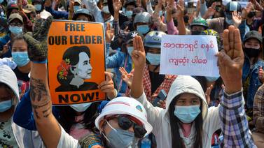 Las mujeres en primera línea en las manifestaciones prodemocracia de Birmania