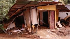 Desolación en Aserrí: ‘Teníamos el agua por el cuello y las paredes se estaban derrumbando’