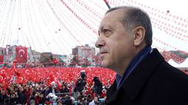 Presidente de Turquía denuncia 'cruzada' de la Unión Europea contra el islam