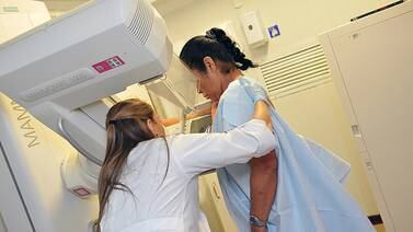 Cáncer de mama   acecha a  pacientes jóvenes en San José 