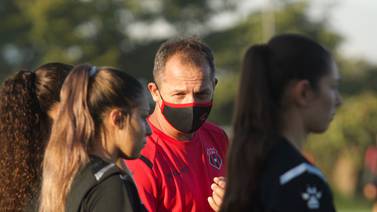 La vivencia de Wílmer López como técnico del equipo femenino de Alajuelense