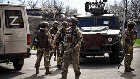 Fuerzas rusas estrechan cerco en Mariúpol y amenazan el este de Ucrania
