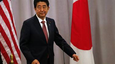 Trump  se reúne con el primer ministro nipón y con más candidatos para su gobierno