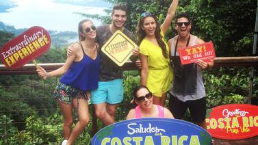 Miss Estados Unidos 2014, Nia Sánchez, está en Costa Rica de luna de miel