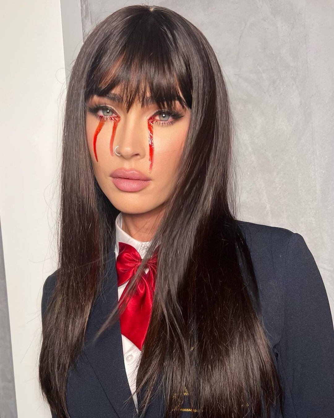La actriz Meghan Fox se lució con un traje de la asesina colegiala Gogo Yubari.