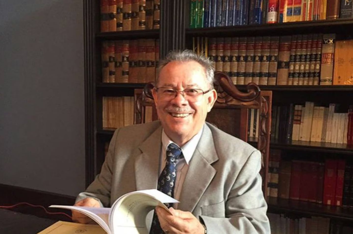 El lingüista, filólogo y profesor Víctor Manuel Sánchez Corrales es presidente de la Academia Costarricense de la Lengua desde el 2017.