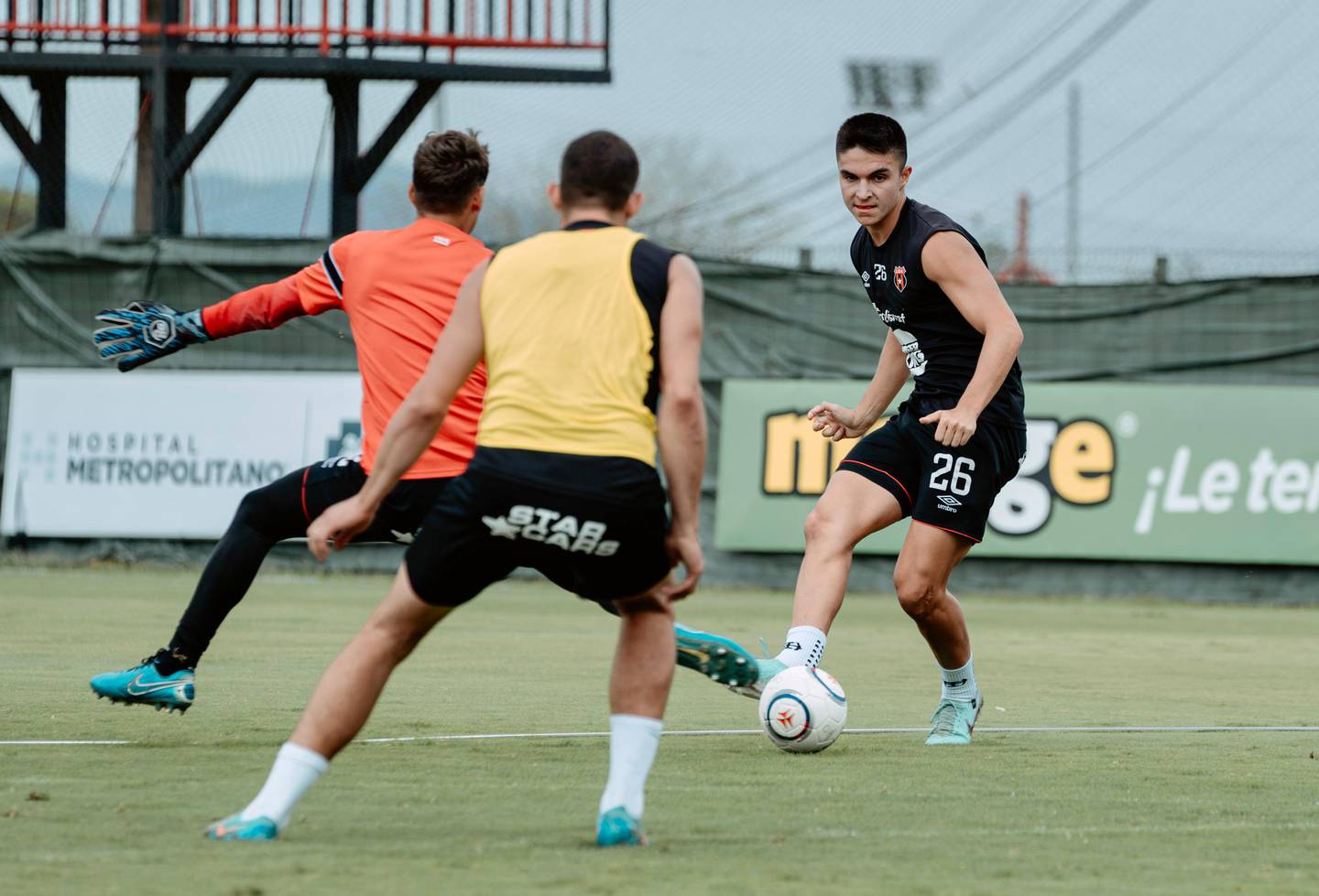 Santiago van der Putten se entrena con el primer equipo de Liga Deportiva Alajuelense, pero empezará a jugar con la categoría U-21 para tomar ritmo de competencia, después de nueve meses fuera por lesión.