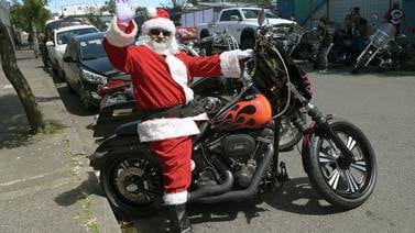 200 motociclistas llegaron en caravana con fiesta  y regalos para niños de Alajuela y barrio Cuba