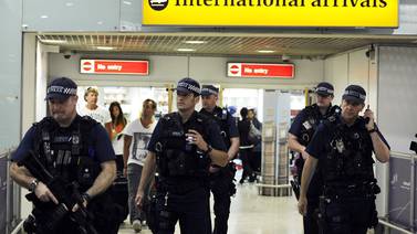Gran Bretaña refuerza la    seguridad  en    aeropuertos