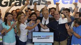 Oposición venezolana recolecta firmas para reinscribir partidos ante presidenciales