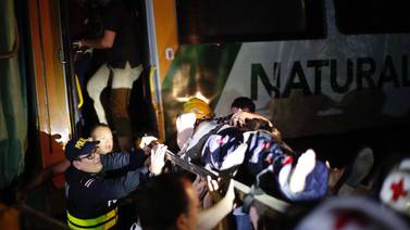 Dos trenes con 400 personas chocaron de frente en Santa Rosa de Santo Domingo de Heredia 