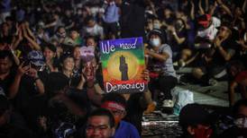 Jóvenes reclaman más democracia y reforma de la monarquía en Tailandia