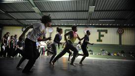 Proyecto Revés tonifica el músculo de la danza latinoamericana en Heredia