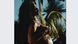 Rihanna recordó con fotos su primer embarazo 