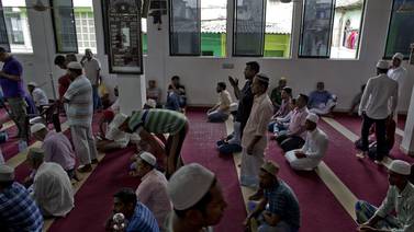 Pocos musulmanes se acercaron este viernes a las mezquitas en Sri Lanka