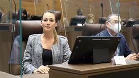 Diputados del PLN acusan a Procuraduría de la Ética de tratamiento laxo a Luis Guillermo Solís